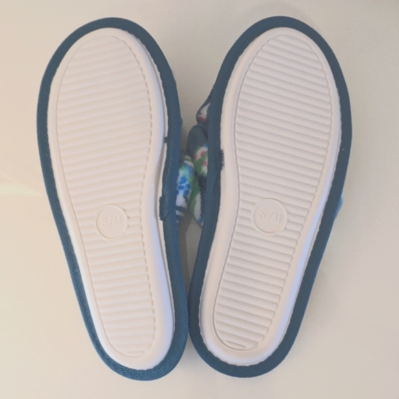 Island House Co. New Small/Medium Fuzzy Tropical Crossover Flip Flops Slippers - Picture 8 of 8
